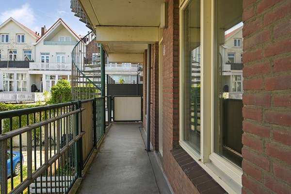 Medium property photo - Van Kinsbergenstraat 13, 2518 GV The Hague